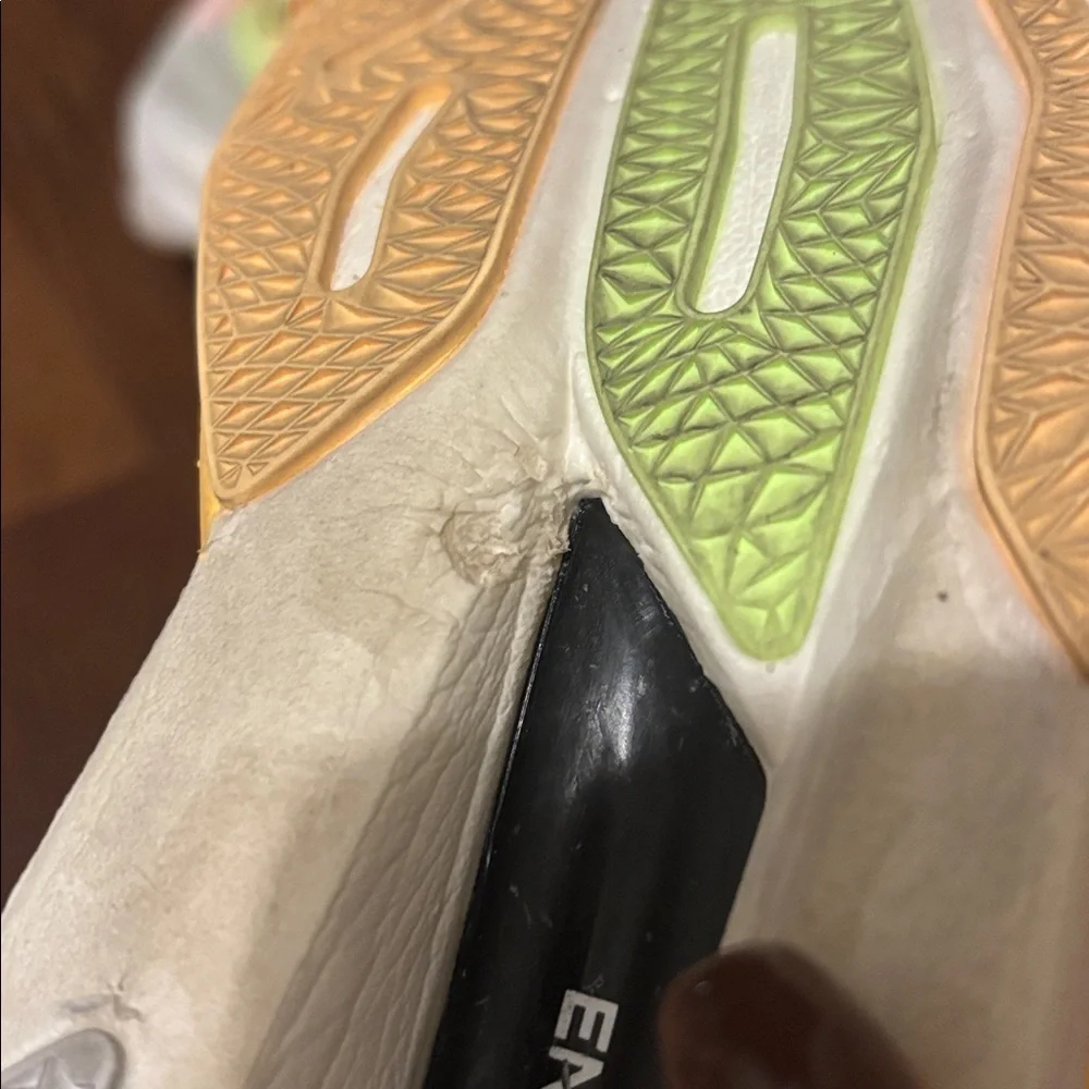 New Balance FuelCell Rebel v4 - Picture 8 of 9